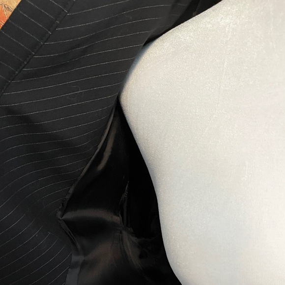 St. John Black Pinstripe Skirt Suit Griffith and Gray, Made in Italy - Picture 4 of 7